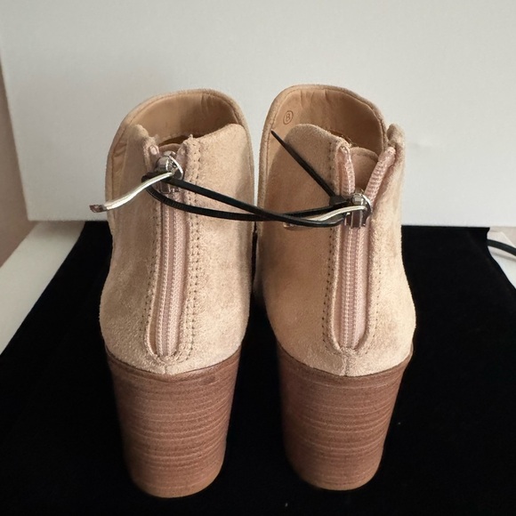 Tan Ankle Boots with V-Cut Design and Block Heel (new without tag) - Picture 5 of 11